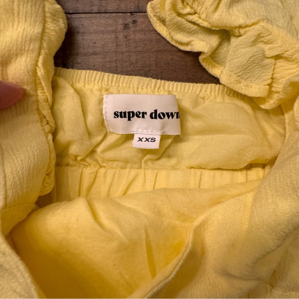 SUPERDOWN Ruffle‎ Crop Tank - Picture 3 of 3